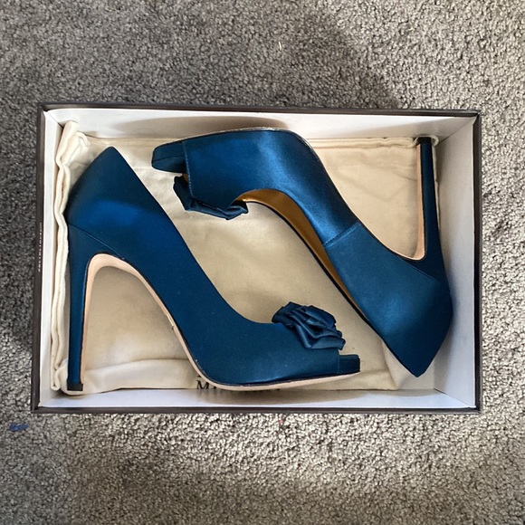 Badgley Mischka “Frank Teasat” 7.5 Satin Green Heel Open toe pump - Picture 7 of 8